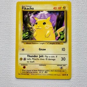 Basic Pokémon Pikachu Card